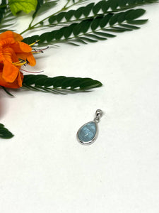 Aquamarine drop pendant 