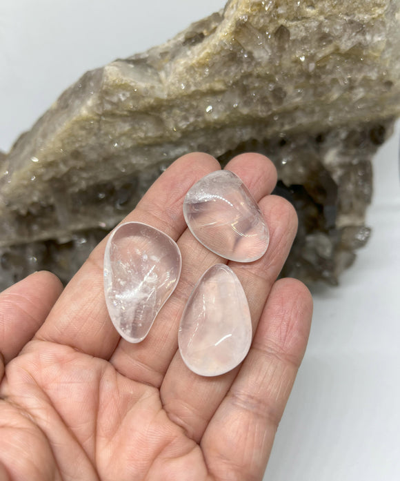 Clear quartz tumble stone